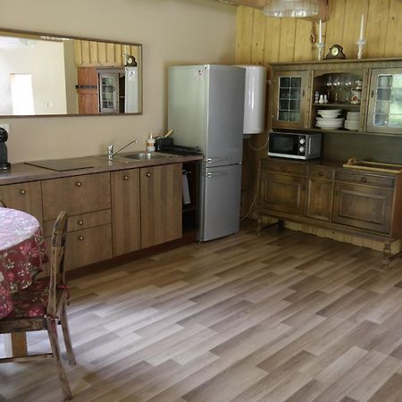 Latava Villa Anyksciai Luaran gambar